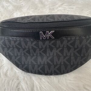 Michael Kors MK Jet Set Utility Belt Bag Fanny Pack Black New UNISEX